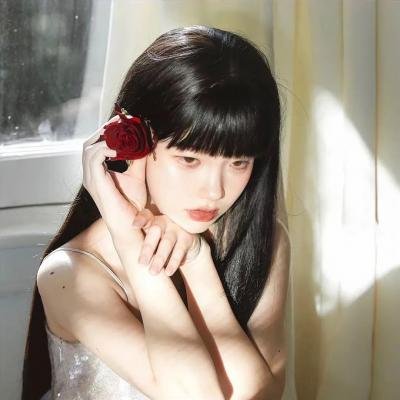 奇怪的她